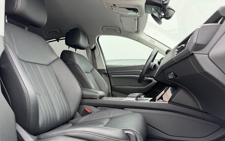 Audi e-tron Sportback I, 2022 год, 5 549 000 рублей, 16 фотография