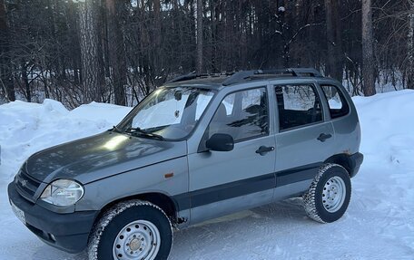 Chevrolet Niva I рестайлинг, 2004 год, 285 000 рублей, 4 фотография