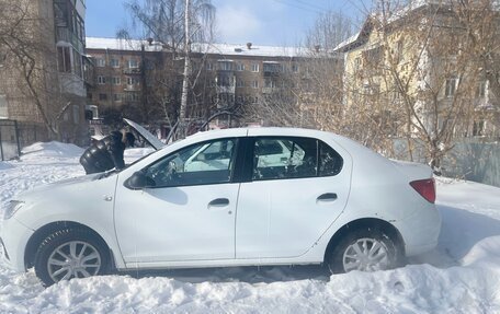 Renault Logan II, 2019 год, 700 000 рублей, 5 фотография