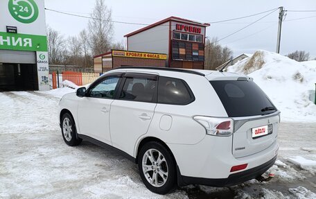 Mitsubishi Outlander III рестайлинг 3, 2012 год, 1 350 000 рублей, 3 фотография