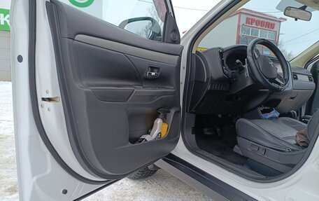 Mitsubishi Outlander III рестайлинг 3, 2012 год, 1 350 000 рублей, 10 фотография