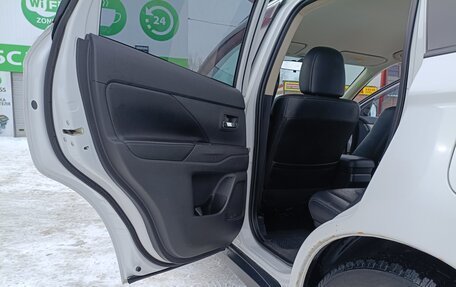 Mitsubishi Outlander III рестайлинг 3, 2012 год, 1 350 000 рублей, 9 фотография