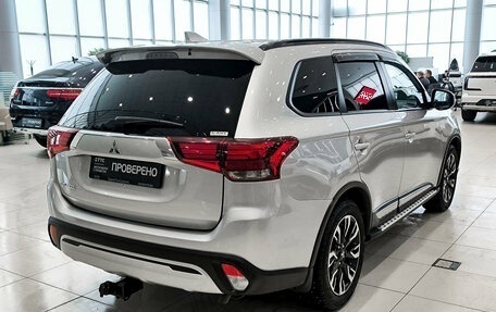 Mitsubishi Outlander III рестайлинг 3, 2022 год, 3 099 000 рублей, 5 фотография
