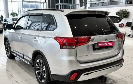 Mitsubishi Outlander III рестайлинг 3, 2022 год, 3 099 000 рублей, 7 фотография