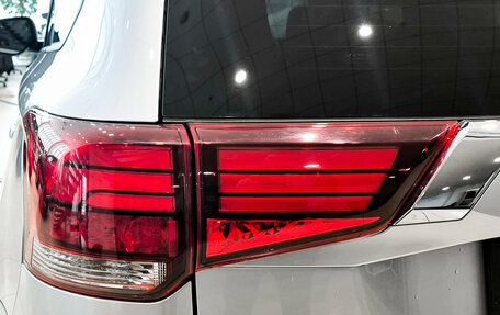 Mitsubishi Outlander III рестайлинг 3, 2022 год, 3 099 000 рублей, 10 фотография