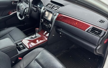 Toyota Camry, 2014 год, 1 830 000 рублей, 10 фотография