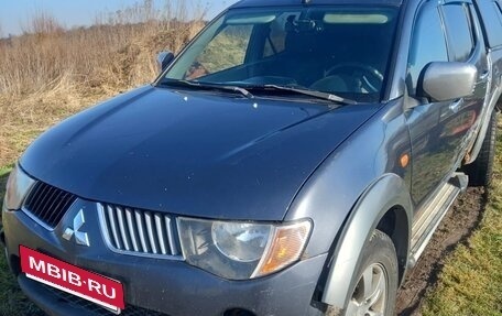 Mitsubishi L200 IV рестайлинг, 2007 год, 720 000 рублей, 8 фотография