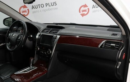 Toyota Camry, 2012 год, 1 950 000 рублей, 10 фотография