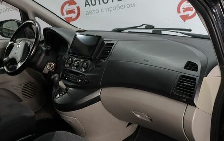 Mitsubishi Grandis, 2006 год, 800 000 рублей, 10 фотография