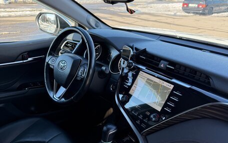 Toyota Camry, 2019 год, 1 950 000 рублей, 13 фотография