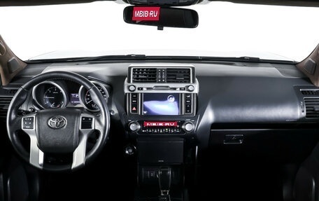 Toyota Land Cruiser Prado 150 рестайлинг 2, 2016 год, 3 539 000 рублей, 13 фотография