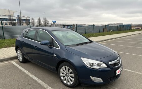 Opel Astra J, 2011 год, 950 000 рублей, 2 фотография