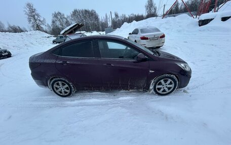 Hyundai Solaris II рестайлинг, 2011 год, 720 000 рублей, 4 фотография