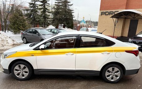 Hyundai Solaris II рестайлинг, 2017 год, 550 000 рублей, 5 фотография