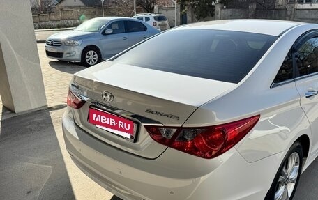 Hyundai Sonata VI, 2011 год, 1 220 000 рублей, 6 фотография