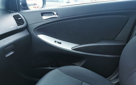 Hyundai Solaris II рестайлинг, 2013 год, 720 000 рублей, 21 фотография