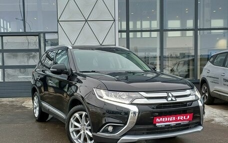Mitsubishi Outlander III рестайлинг 3, 2018 год, 2 149 000 рублей, 3 фотография