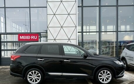 Mitsubishi Outlander III рестайлинг 3, 2018 год, 2 149 000 рублей, 4 фотография