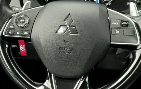 Mitsubishi Outlander III рестайлинг 3, 2018 год, 2 149 000 рублей, 14 фотография