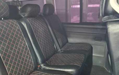 Volkswagen Caravelle T5, 2008 год, 1 250 000 рублей, 17 фотография