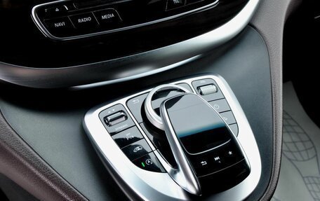 Mercedes-Benz V-Класс, 2017 год, 4 000 000 рублей, 14 фотография