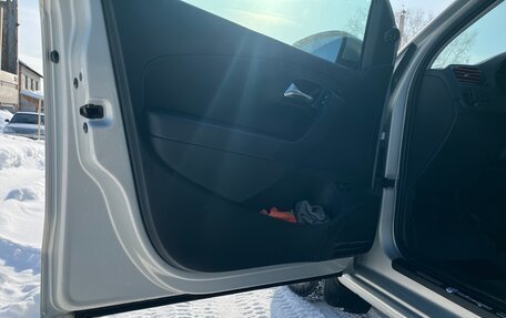 Volkswagen Polo VI (EU Market), 2012 год, 640 000 рублей, 18 фотография