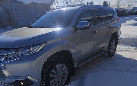 Mitsubishi Pajero Sport III рестайлинг, 2019 год, 3 700 000 рублей, 7 фотография