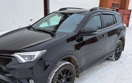 Toyota RAV4, 2018 год, 3 050 000 рублей, 2 фотография