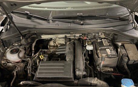 Volkswagen Tiguan II, 2018 год, 2 500 000 рублей, 3 фотография