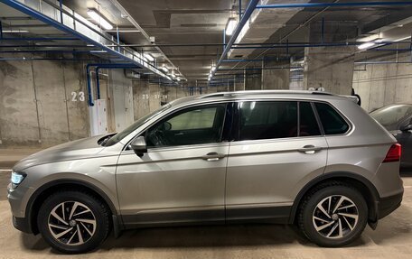 Volkswagen Tiguan II, 2018 год, 2 500 000 рублей, 4 фотография