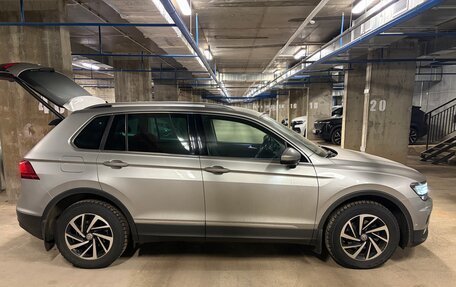 Volkswagen Tiguan II, 2018 год, 2 500 000 рублей, 6 фотография