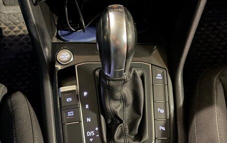 Volkswagen Tiguan II, 2018 год, 2 500 000 рублей, 19 фотография