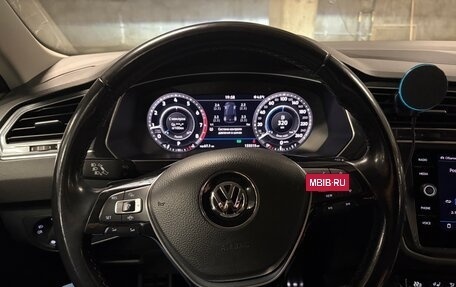 Volkswagen Tiguan II, 2018 год, 2 500 000 рублей, 17 фотография