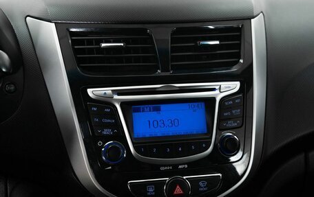 Hyundai Solaris II рестайлинг, 2013 год, 890 000 рублей, 10 фотография