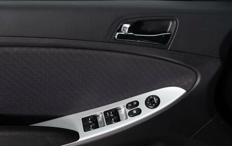 Hyundai Solaris II рестайлинг, 2013 год, 890 000 рублей, 16 фотография