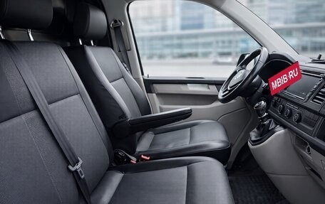 Volkswagen Transporter T6 рестайлинг, 2019 год, 1 700 000 рублей, 3 фотография