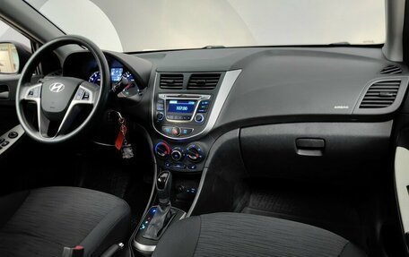 Hyundai Solaris II рестайлинг, 2016 год, 1 077 000 рублей, 13 фотография