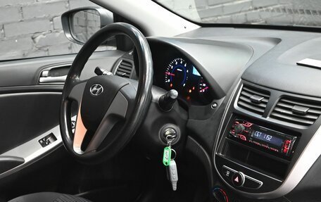Hyundai Solaris II рестайлинг, 2014 год, 890 000 рублей, 16 фотография
