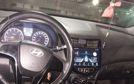 Hyundai Solaris II рестайлинг, 2014 год, 680 000 рублей, 11 фотография