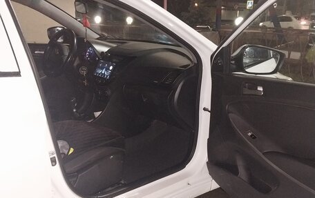 Hyundai Solaris II рестайлинг, 2014 год, 680 000 рублей, 26 фотография