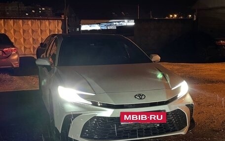 Toyota Camry, 2024 год, 3 750 000 рублей, 2 фотография