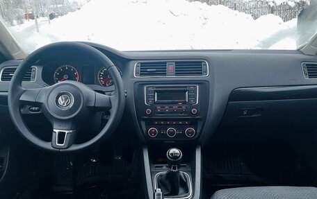 Volkswagen Jetta VI, 2014 год, 750 000 рублей, 11 фотография