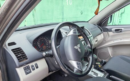 Mitsubishi Pajero Sport II рестайлинг, 2012 год, 1 700 000 рублей, 6 фотография