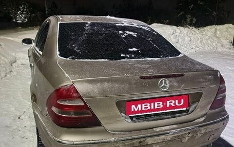 Mercedes-Benz E-Класс, 2004 год, 400 000 рублей, 3 фотография