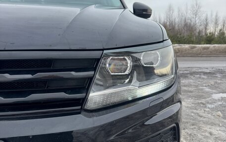 Volkswagen Tiguan II, 2018 год, 2 350 000 рублей, 3 фотография