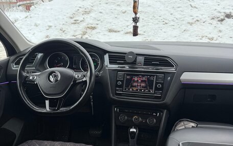 Volkswagen Tiguan II, 2018 год, 2 350 000 рублей, 12 фотография