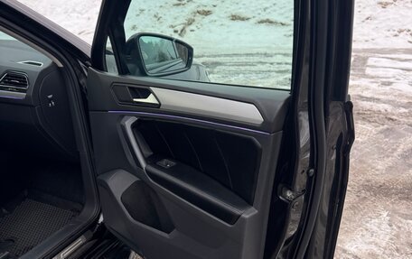 Volkswagen Tiguan II, 2018 год, 2 350 000 рублей, 17 фотография