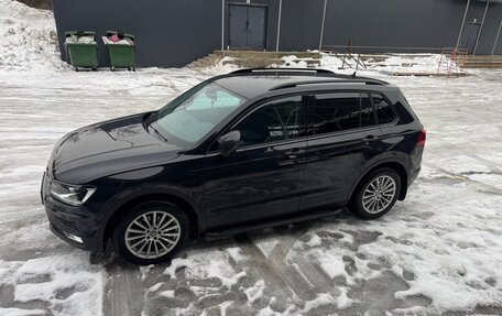 Volkswagen Tiguan II, 2018 год, 2 350 000 рублей, 28 фотография