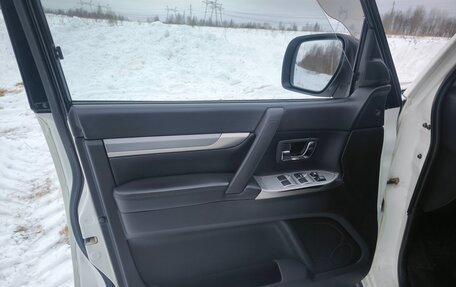 Mitsubishi Pajero IV, 2011 год, 2 400 000 рублей, 20 фотография