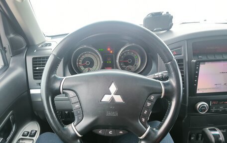 Mitsubishi Pajero IV, 2011 год, 2 400 000 рублей, 24 фотография